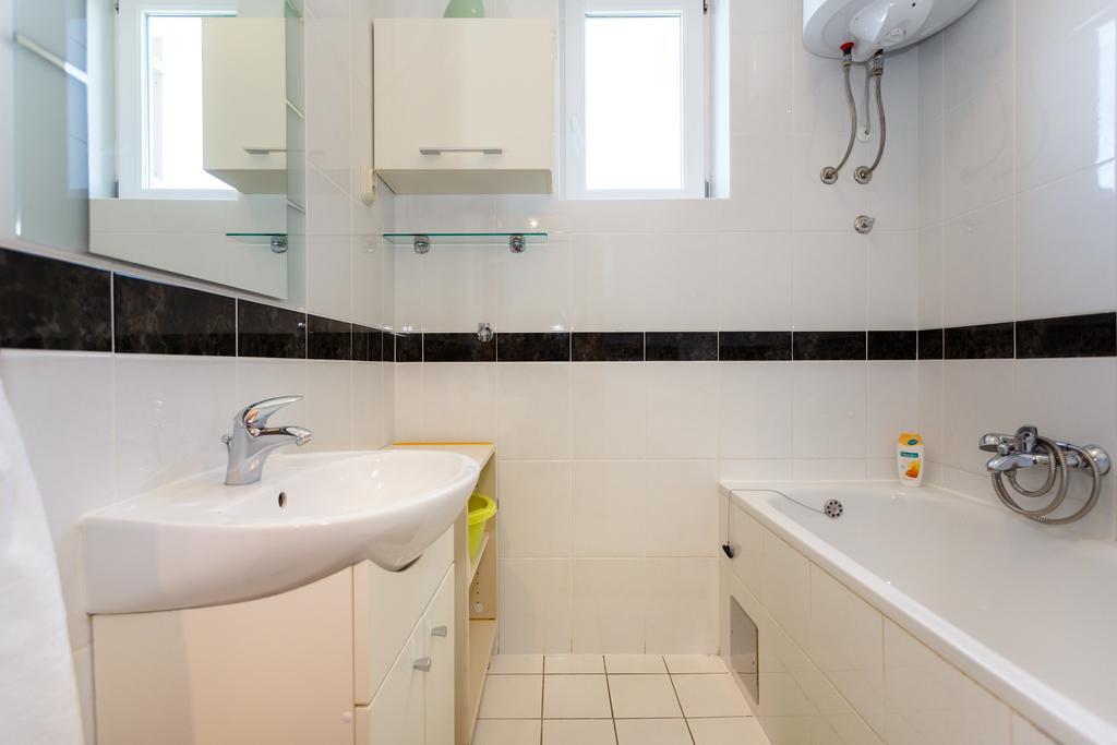 Apartman Snjezana Malinska Eksteriør bilde