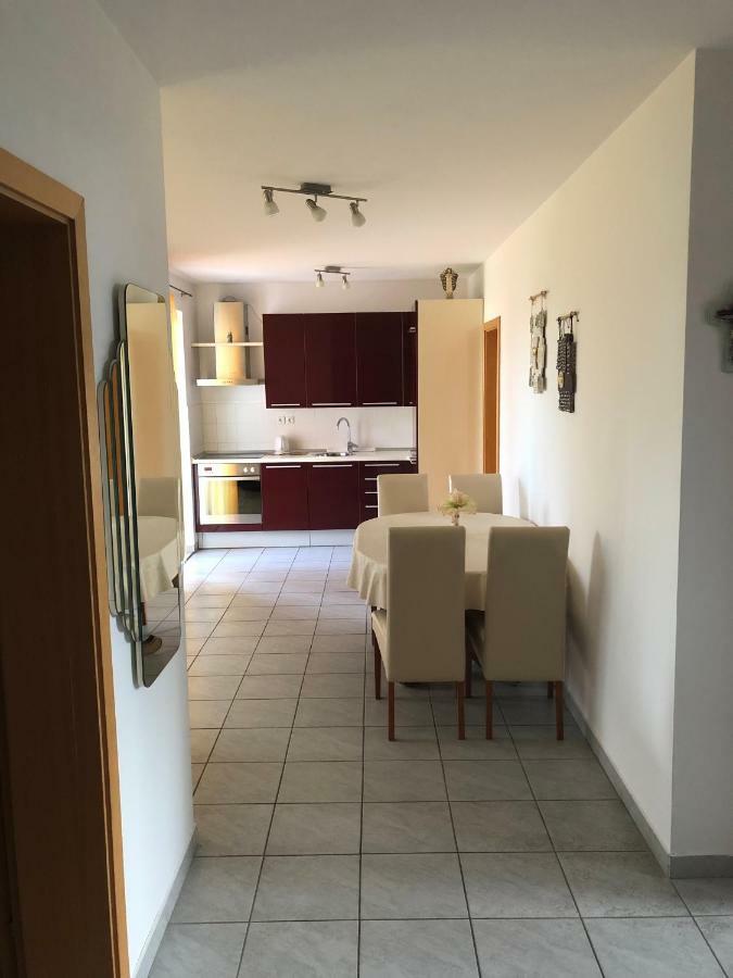 Apartman Snjezana Malinska Eksteriør bilde